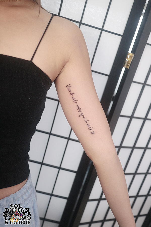 名古屋　タトゥー　女性